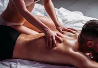Trườn Nuru: Trải Nghiệm Massage Độc Đáo Giúp Thư Giãn Tối Đa
